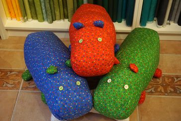 Stoffe, Patchwork, Strickerei und Häkelarbeiten bei Stoff-Eule in Ostenfeld